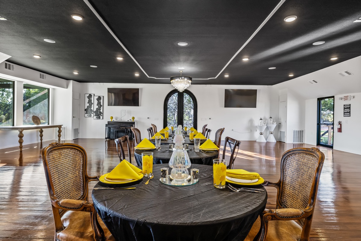 Farm tables for dinner