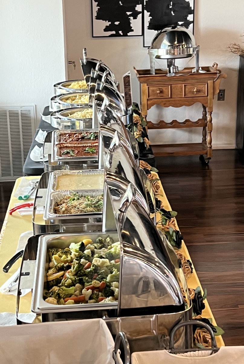 Stainless chafing-dish lineup